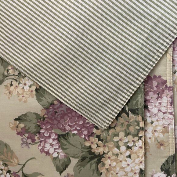 🏡🏡Martha Stewart Hydrangea Reversible Placemats Set of Four NWT - Picture 3 of 6